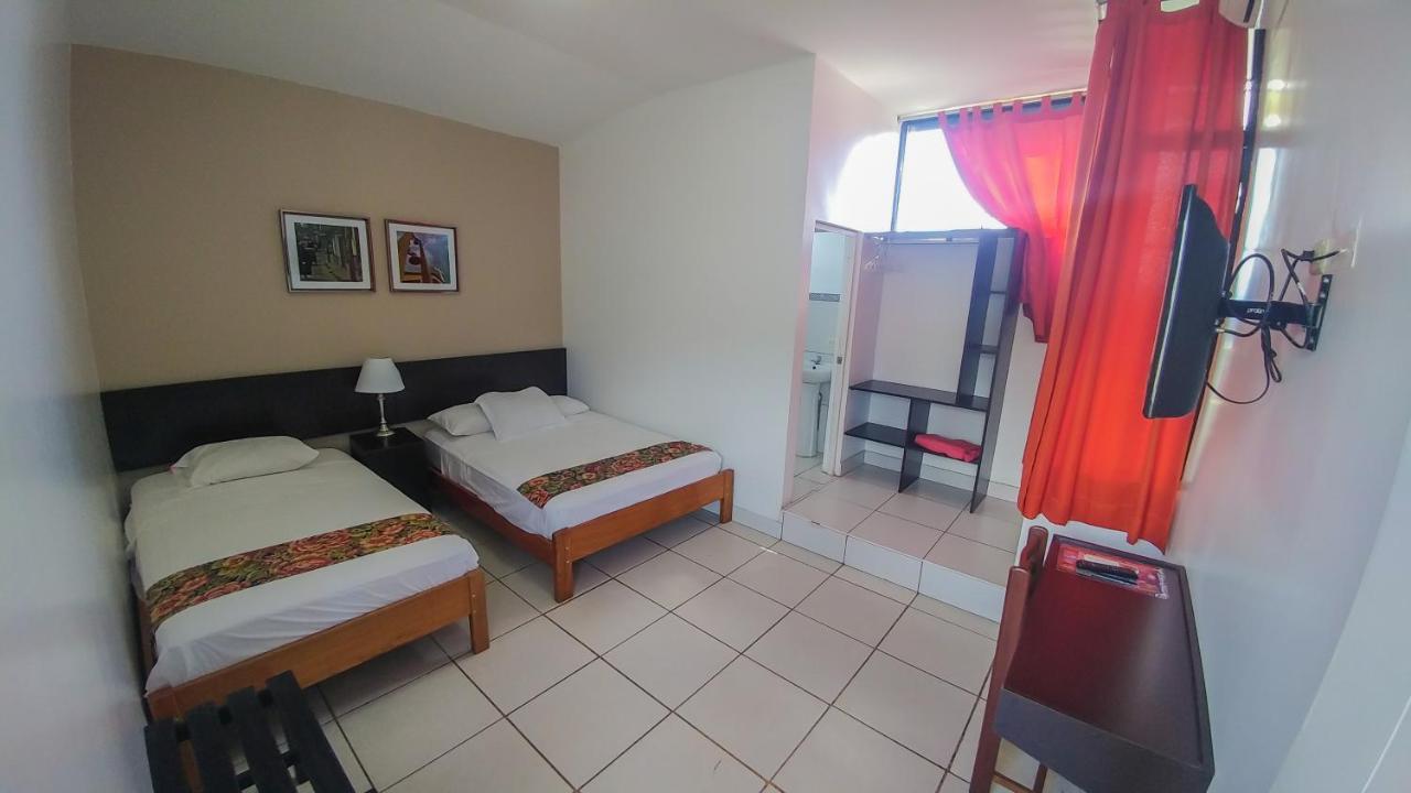 Hostal "Centrika" Tarapoto Eksteriør bilde