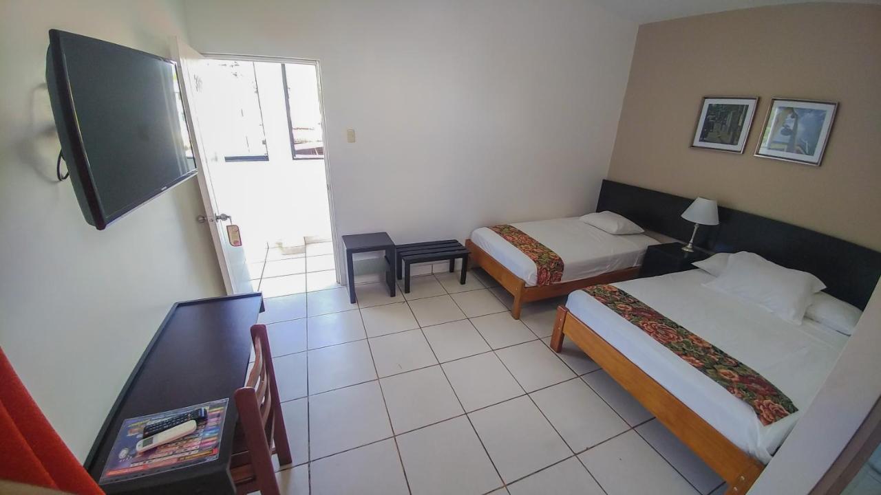 Hostal "Centrika" Tarapoto Eksteriør bilde