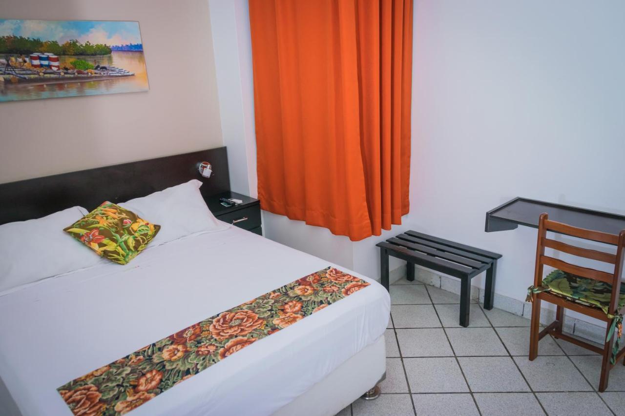 Hostal "Centrika" Tarapoto Eksteriør bilde
