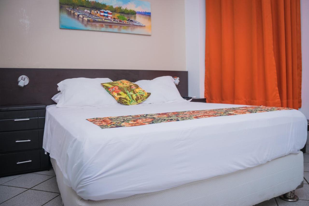 Hostal "Centrika" Tarapoto Eksteriør bilde