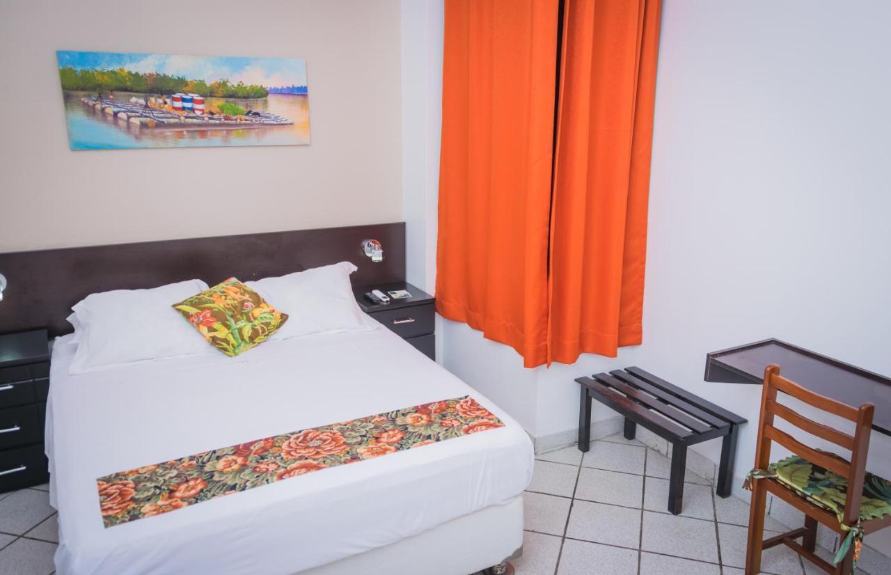 Hostal "Centrika" Tarapoto Eksteriør bilde