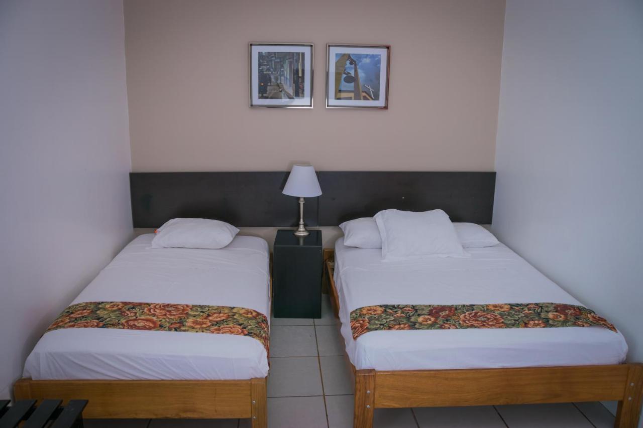 Hostal "Centrika" Tarapoto Eksteriør bilde