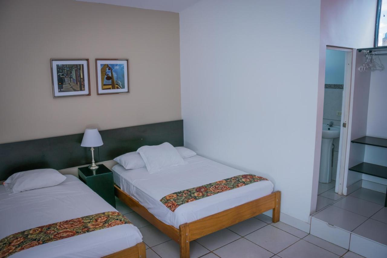 Hostal "Centrika" Tarapoto Eksteriør bilde