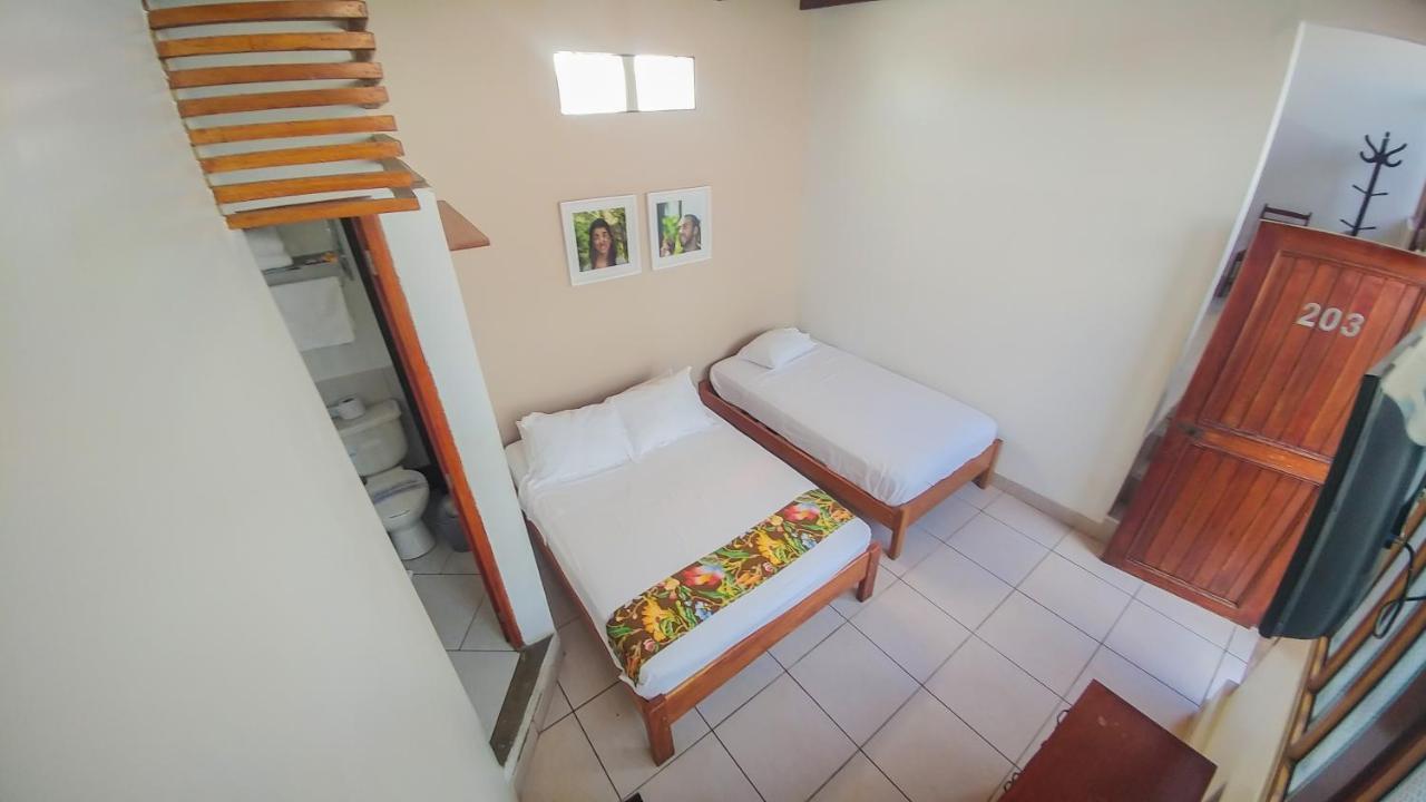 Hostal "Centrika" Tarapoto Eksteriør bilde