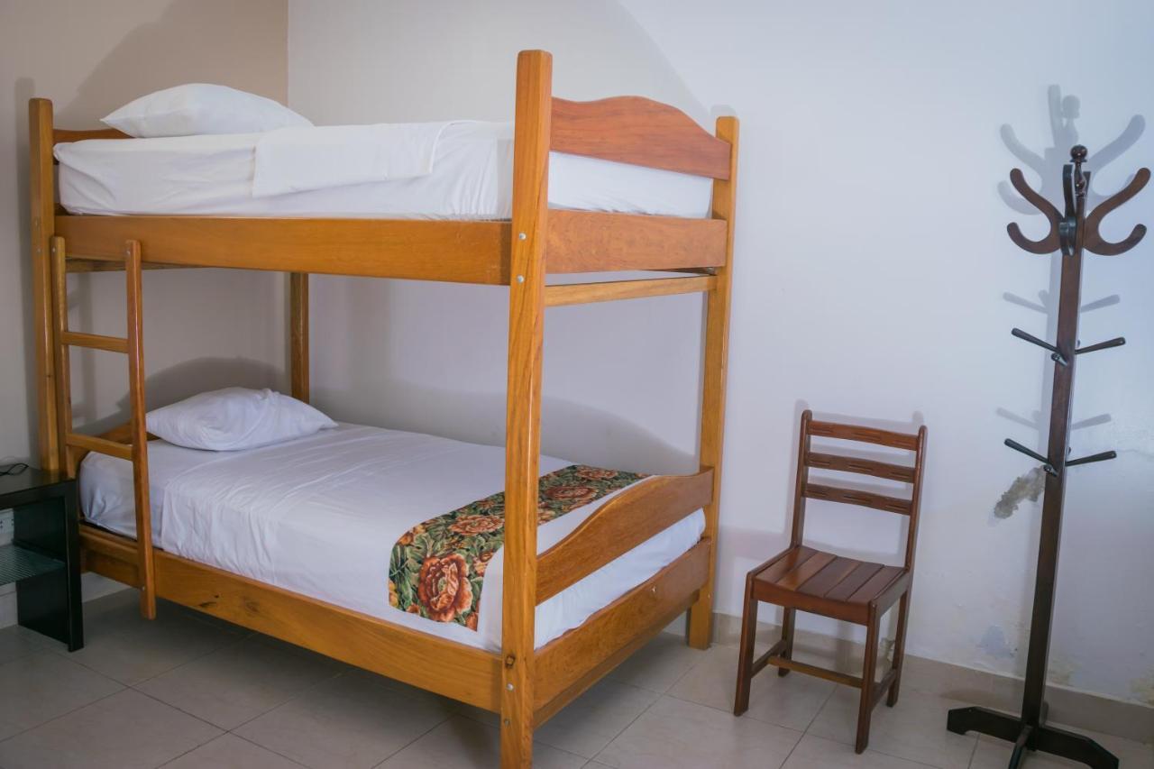 Hostal "Centrika" Tarapoto Eksteriør bilde