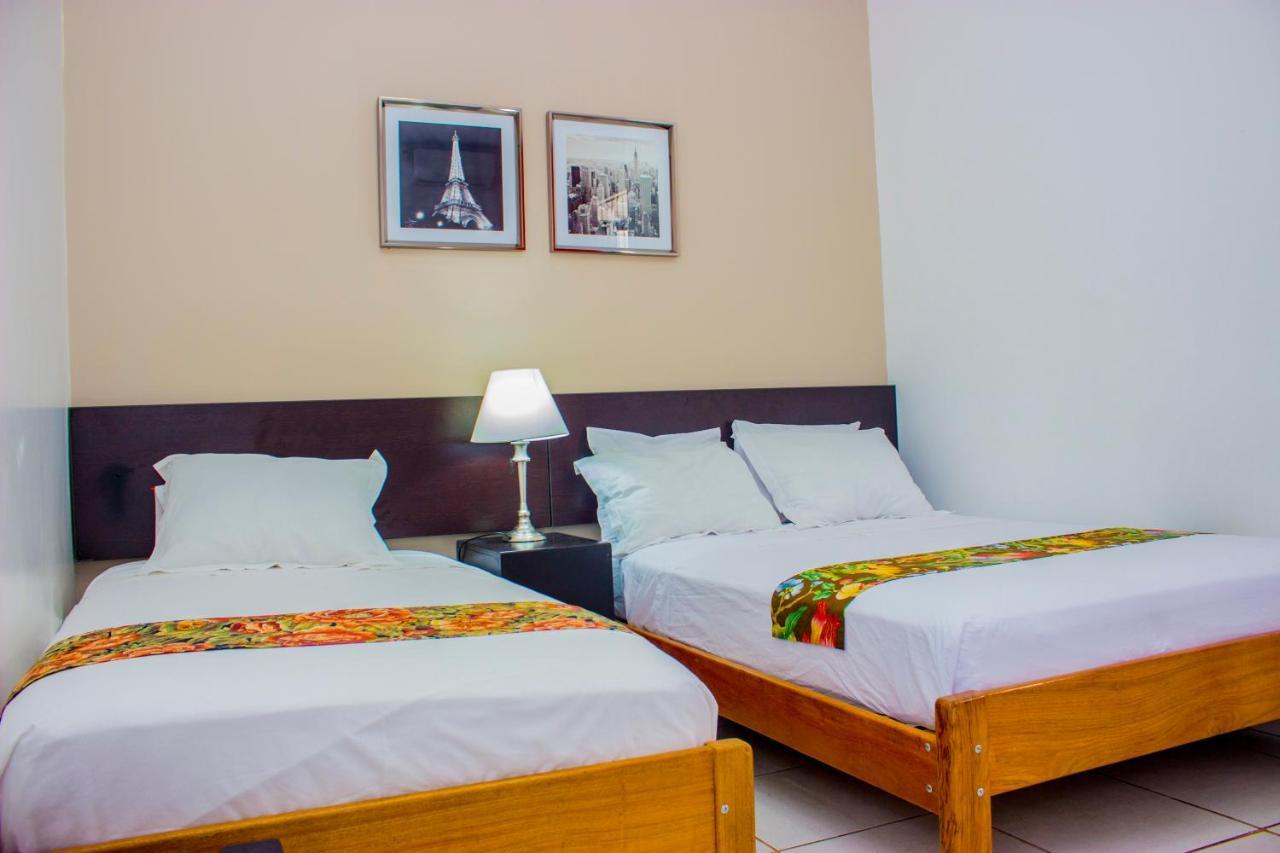 Hostal "Centrika" Tarapoto Eksteriør bilde