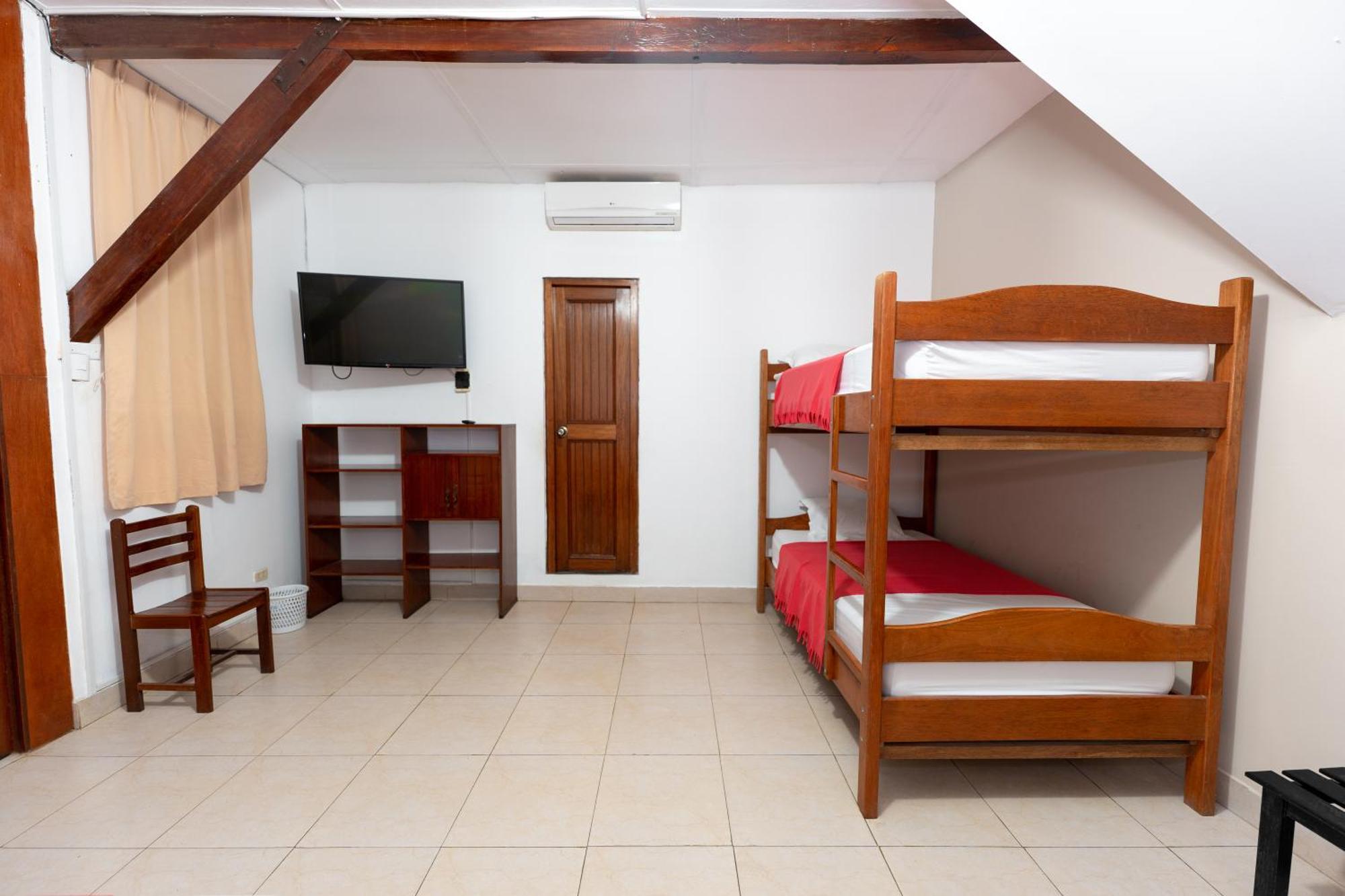 Hostal "Centrika" Tarapoto Eksteriør bilde