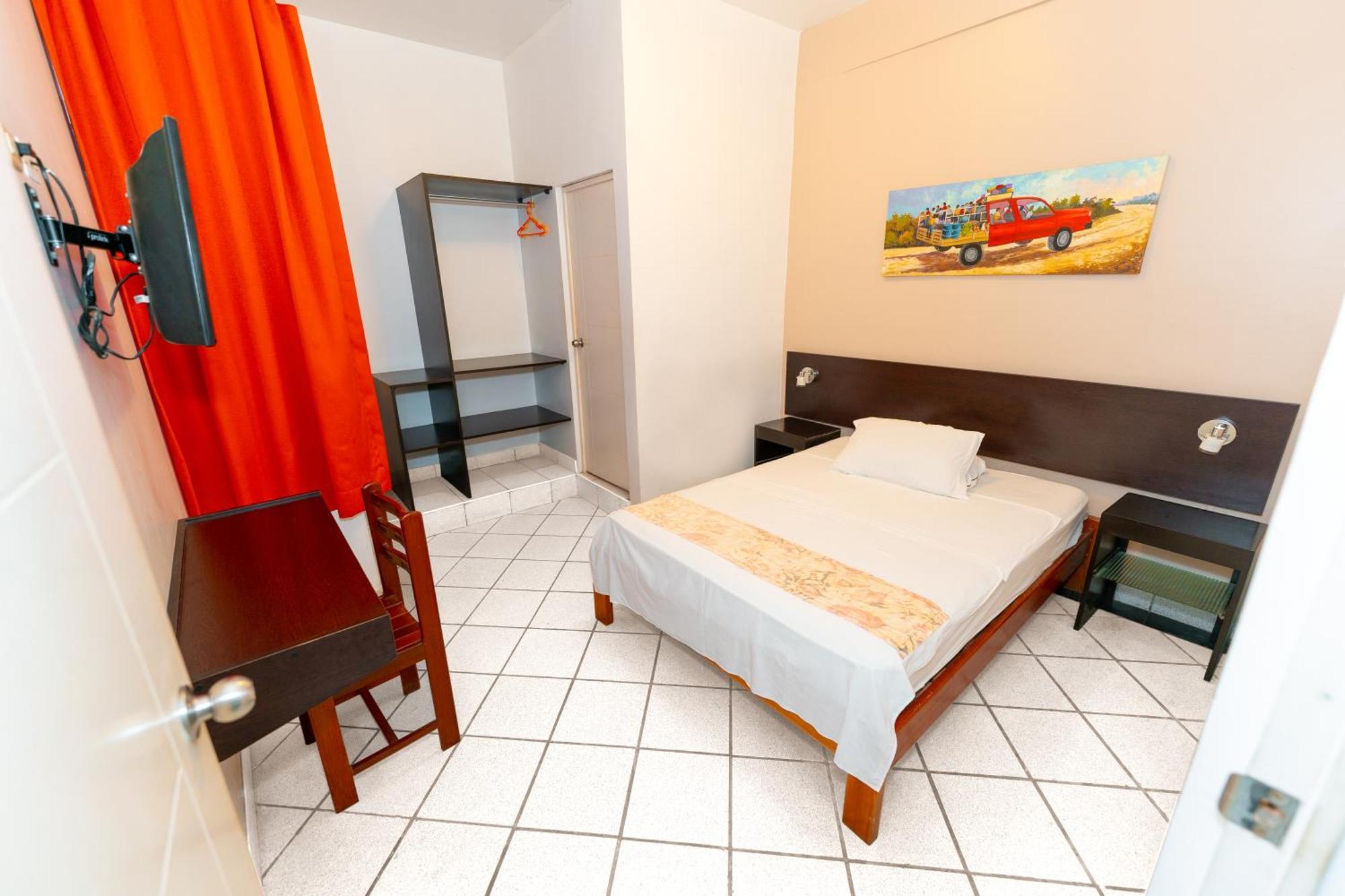 Hostal "Centrika" Tarapoto Eksteriør bilde