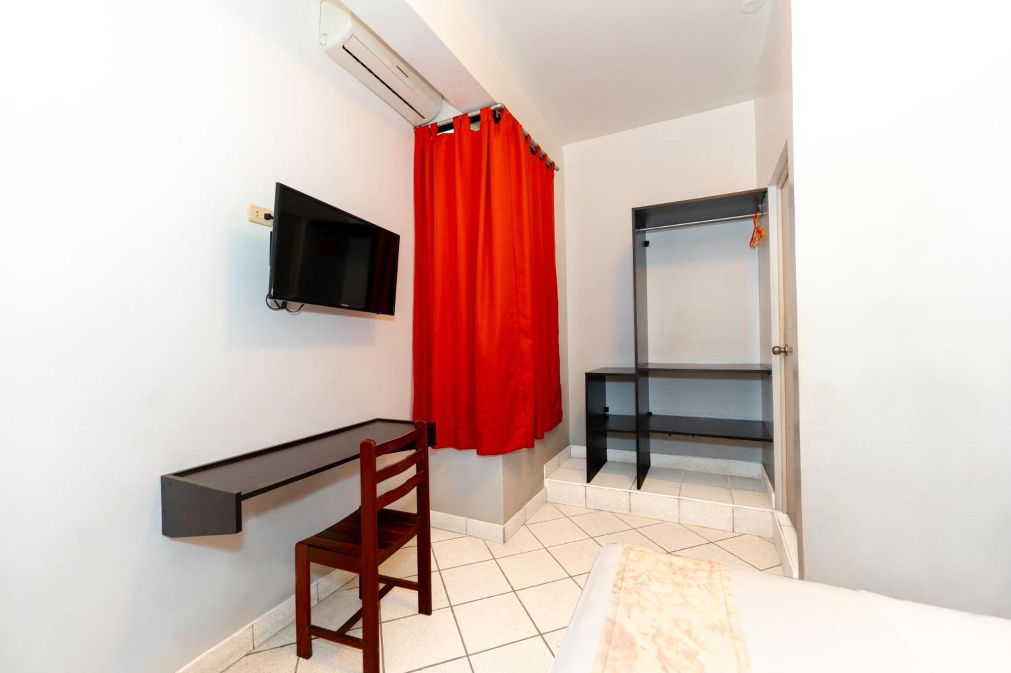 Hostal "Centrika" Tarapoto Eksteriør bilde