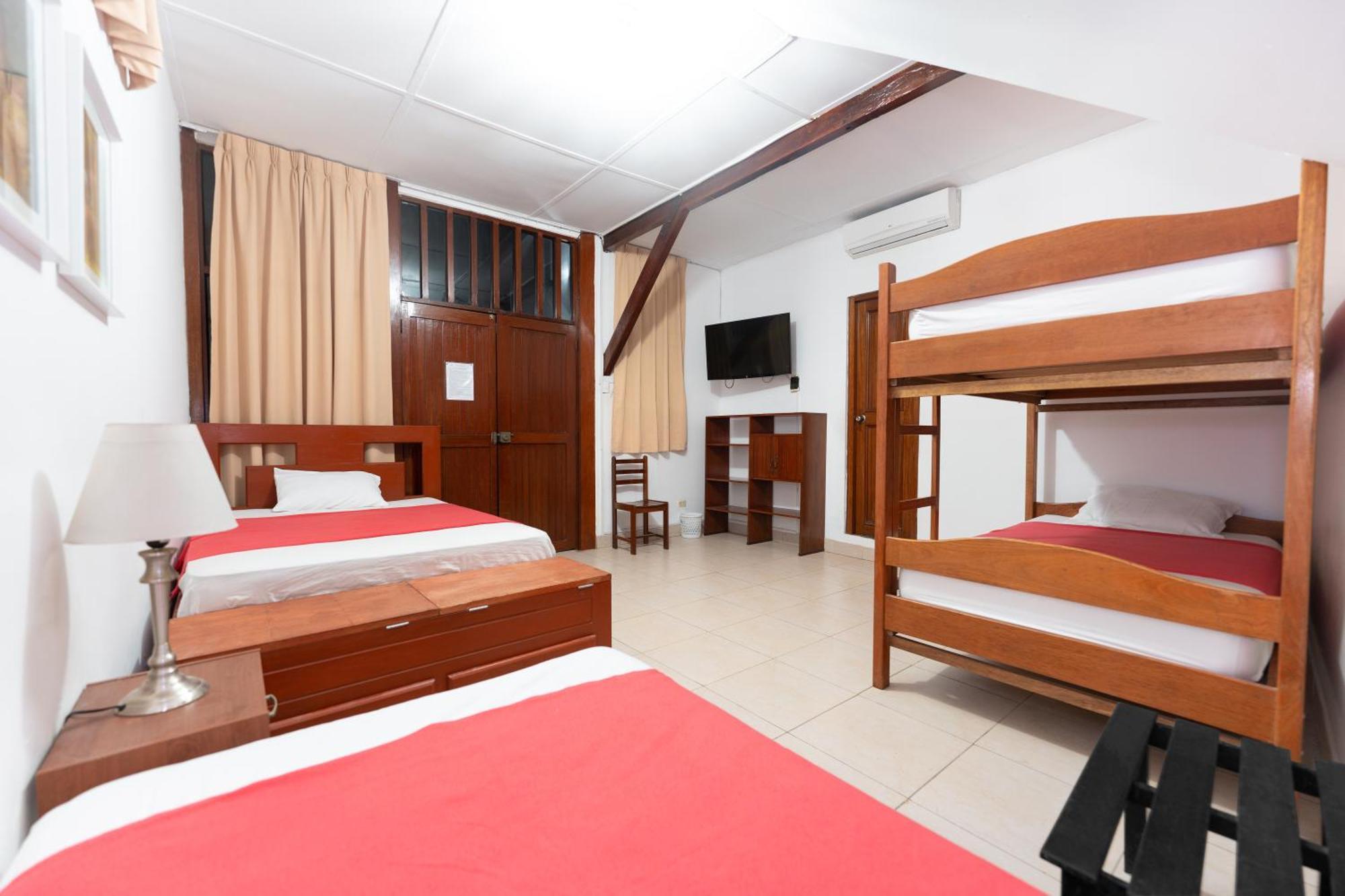 Hostal "Centrika" Tarapoto Eksteriør bilde