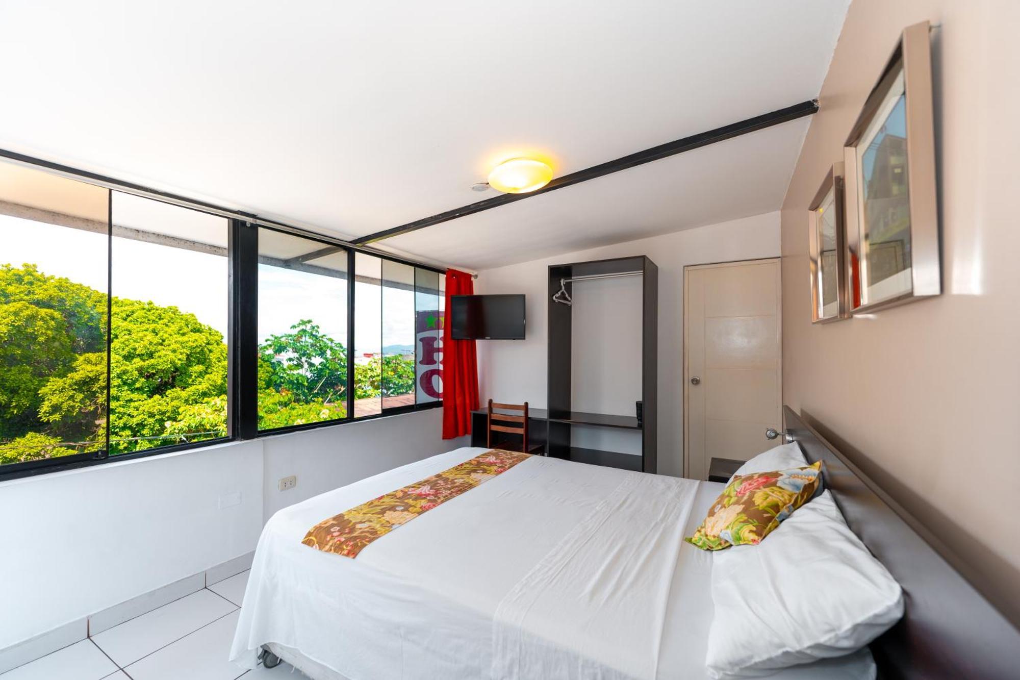 Hostal "Centrika" Tarapoto Eksteriør bilde