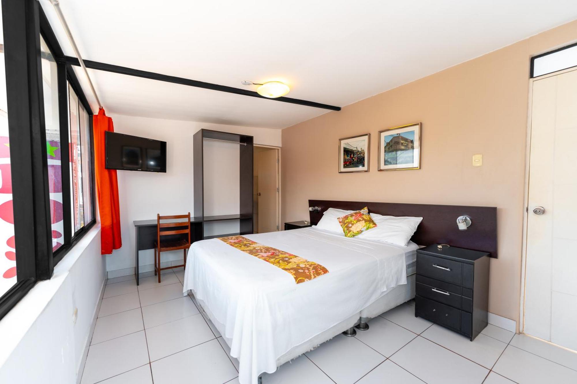 Hostal "Centrika" Tarapoto Eksteriør bilde